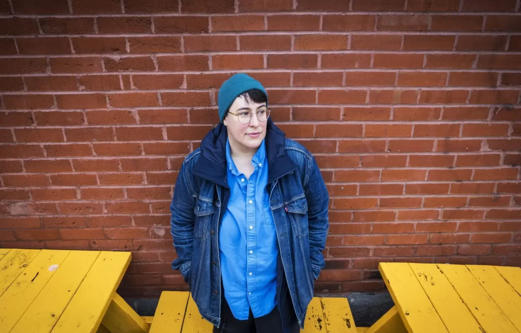 La télévision moderne, plus queer que jamais, article dans Le Devoir